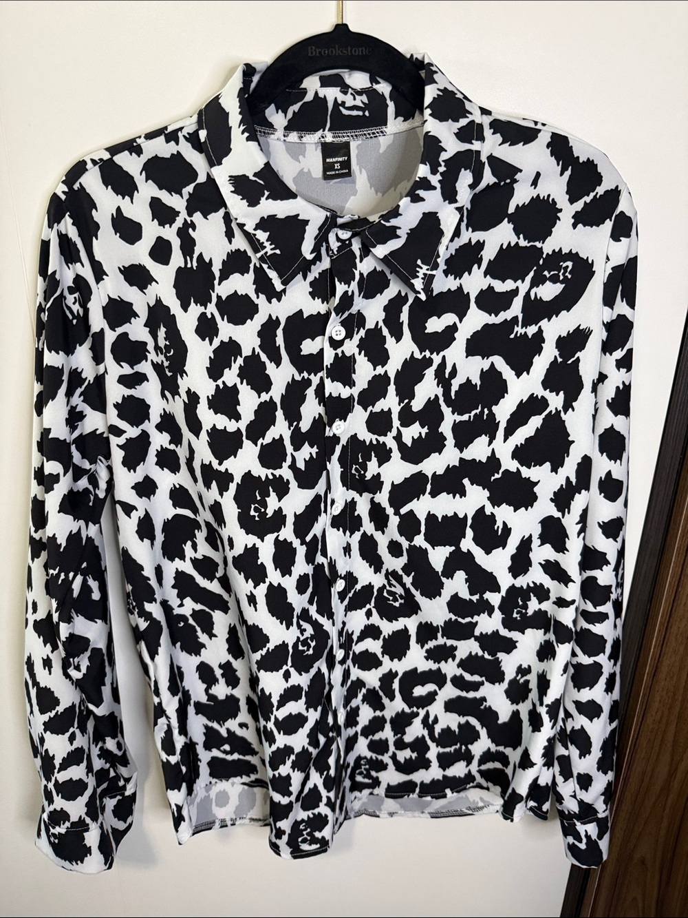 Men's Black & White Animal-Print Long-Sleeve Shirt